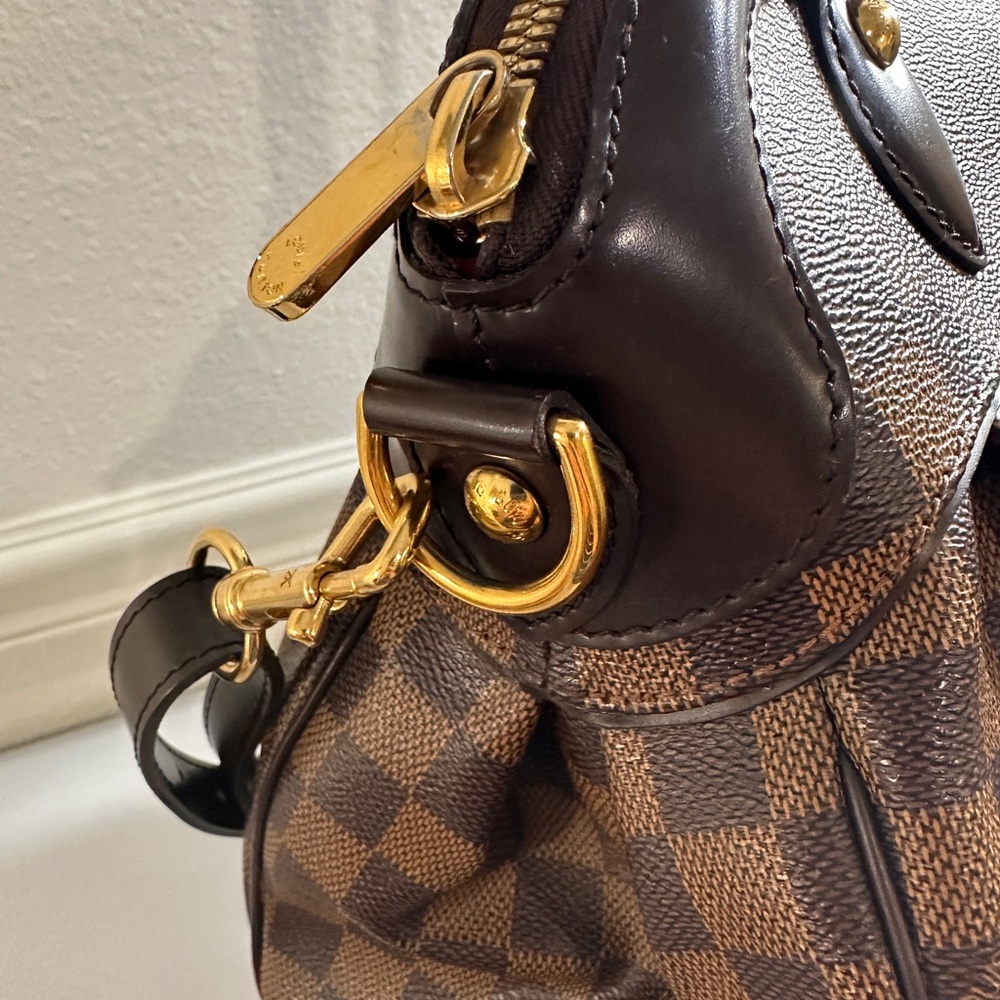 LOUIS VUITTON Trevi PM. Damier ebene shoulder bag with COA and dustbag. - Picture 17 of 17